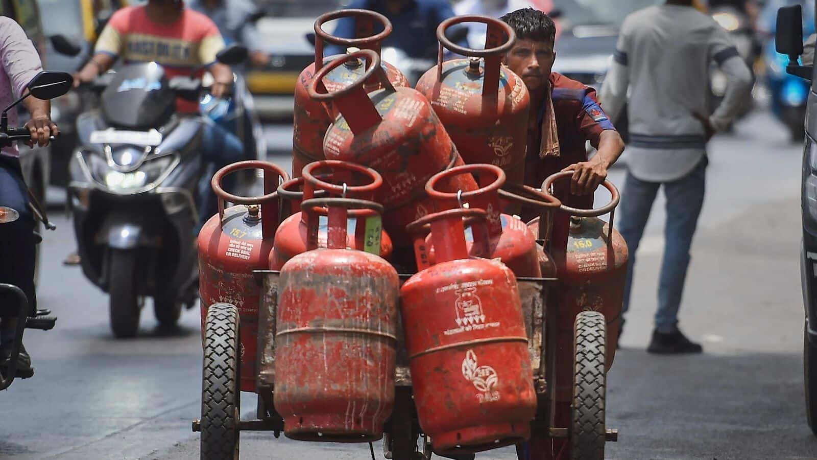 Union Cabinet Approves ₹200 Substantial Reduction in LPG Prices